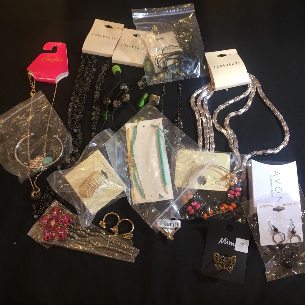 DEAL! BRAND NEW 1LB branded fashion jewelry lot .2